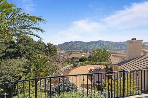 815 Vista Grande Dr, Santa Paula CA  93060-1335 exterior