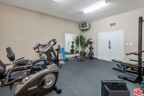 5139 Balboa Blvd, Van Nuys CA  91316-3431 exterior