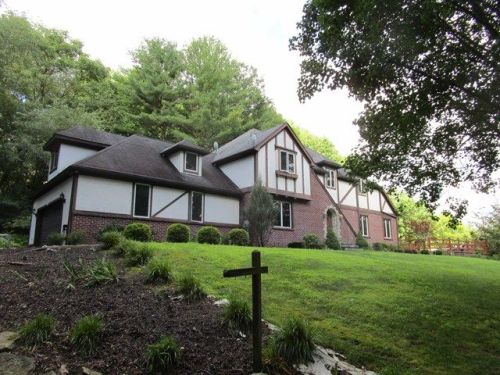 231 5th Ave, Clarion, PA 16214-2903