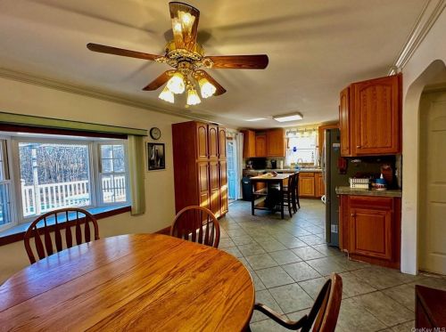 45 Eisenhower Dr, Middletown NY  10940-4543 exterior