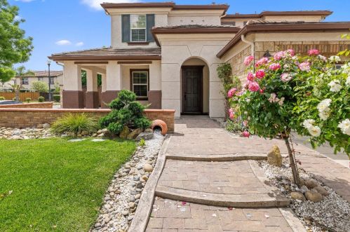 576 Bramblewood Ave, Lathrop CA 95330-9370 exterior