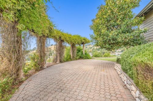 4084 Marcas St, Pinole CA  94564-1026 exterior