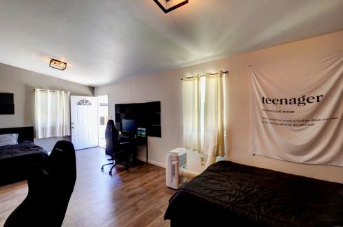 579 Roberta Ave, El Cajon CA  92021-6317 exterior