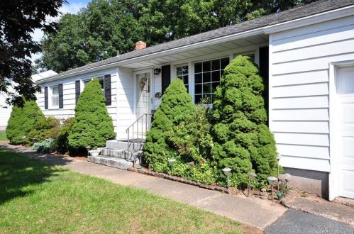 146 Grande Rd, Hartford, CT 06118-2419