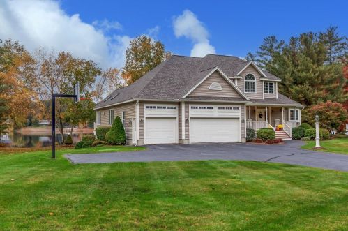 4 Colleen Dr, Salem, NH 03079-1869