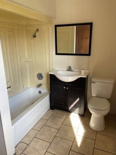 1705 Moravia St, New Castle PA  16101-5806 exterior