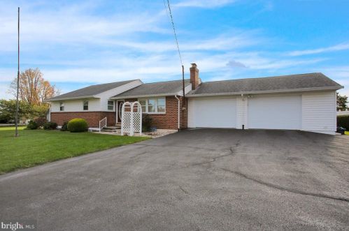 669 Main St, Centre, PA 19541-8847