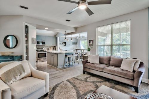 8861 Baypine Dr, Destin FL 32550-7827 exterior