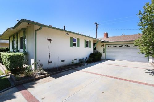 10947 Groveland Ave, Whittier, CA 90603-2830