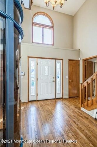 14 Lawrence Dr, Bricktown, NJ 08724-4371