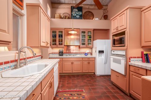 357 Bristlecone Pne Rd, Sedona AZ 86336-4366 exterior