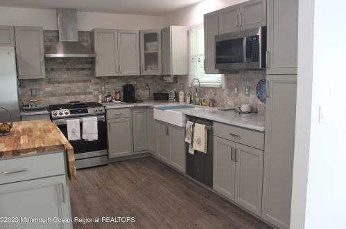 26 Rosewood Ct, Lakewood NJ  08701-5721 exterior