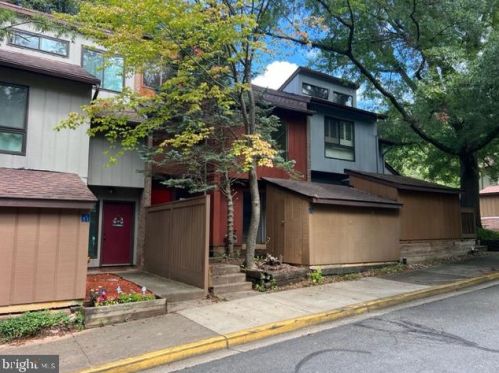 11933 Escalante Ct, Herndon, VA 20191-1843
