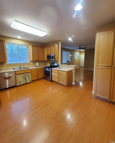 286 Mark West Commons Cir, Santa Rosa CA  95403-1284 exterior