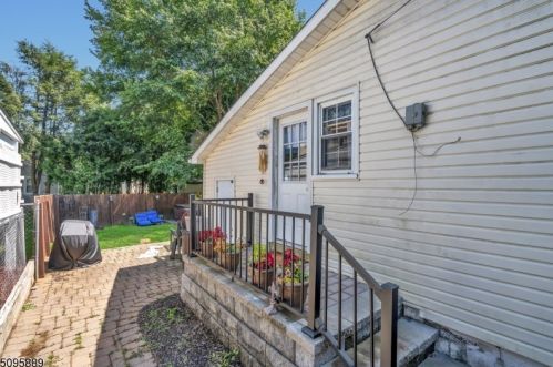 113 Santa Fe Trl, Hopatcong NJ  07843-1247 exterior