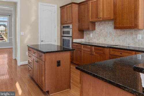 22476 Dinah Pl, Leesburg VA 20175-4808 exterior