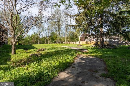 1704 Dreshertown Rd, Dresher PA  19025-1303 exterior