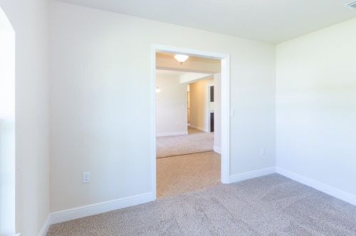 2471 Gillette Ave, Fort Pierce, FL 34952-7435