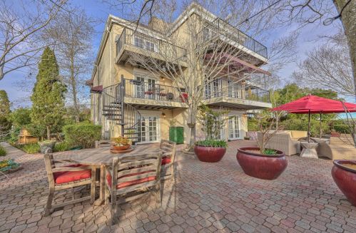 350 Merrill Rd, San Juan Bautista, CA 95045-9619