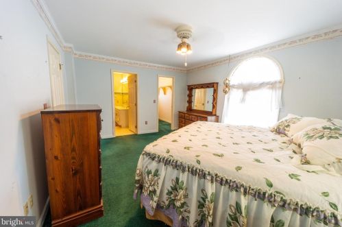 20 Gideon Ln, Falling Waters WV exterior