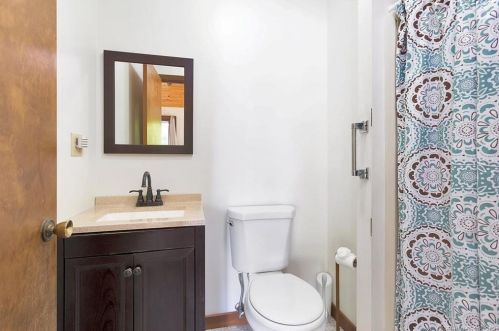 27 Bridge Rd, Upper Stepney CT  06468-2928 exterior