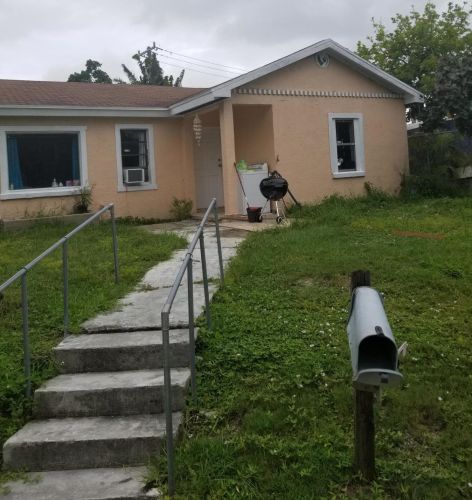 1203 West Ct, West Palm Beach, FL 33407-2242