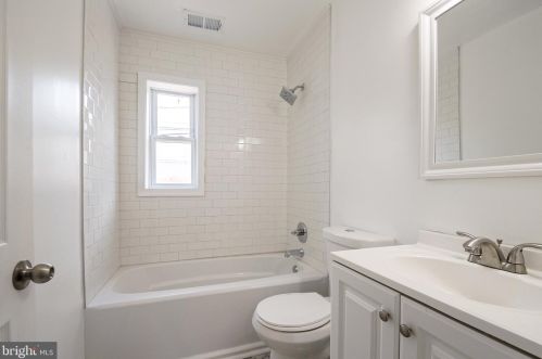 317 Sheridan Dr, New Castle DE  19720-2144 exterior