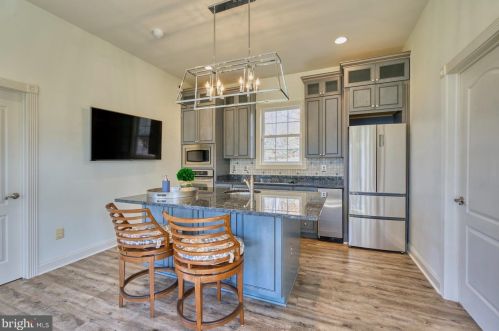 40280 Spectacular Bid Pl, Leesburg VA  20176-7173 exterior