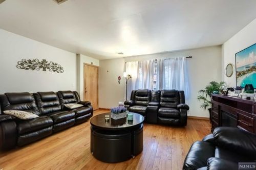 224 Edsall Blvd, Palisades Park NJ  07650-2336 exterior