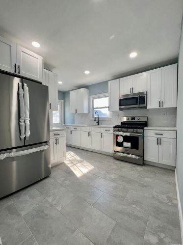 1309 Post Ave, Floral Park, NY 11003-2638
