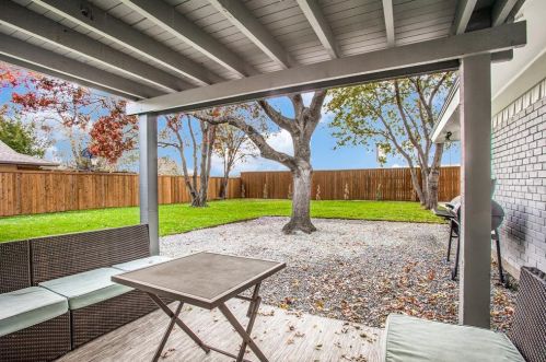 10905 Damon Ln, Dallas TX  75229-3839 exterior