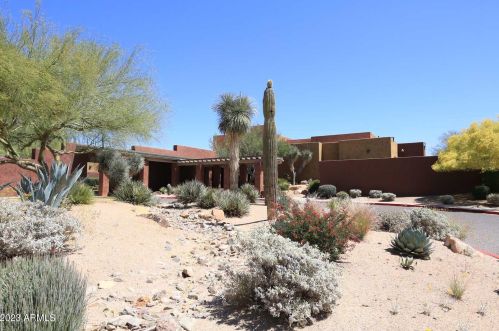 31211 43rd St, Cave Creek AZ  85331-3829 exterior