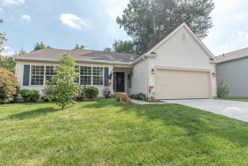 199 Fox Hall Dr, Pataskala, OH 43062-8938