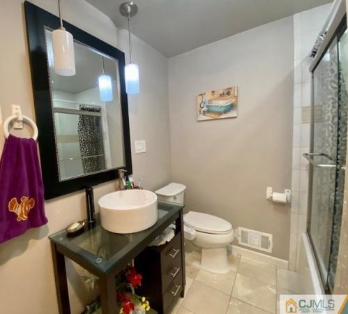 12 Wilmot St, East Brunswick NJ  08816-2149 exterior