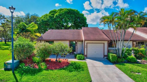 36 Kensington Ln, Boynton Beach, FL 33426-7732