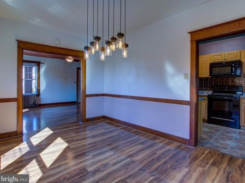 737 28th St, Harrisburg PA 17111-1127 exterior