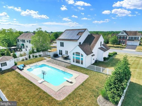 7207 Royal Oak Dr, Harrisburg PA 17112-8837 exterior