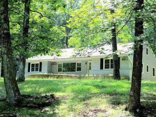 28 Country Club Ln, Woodstock, NY 12498-1839
