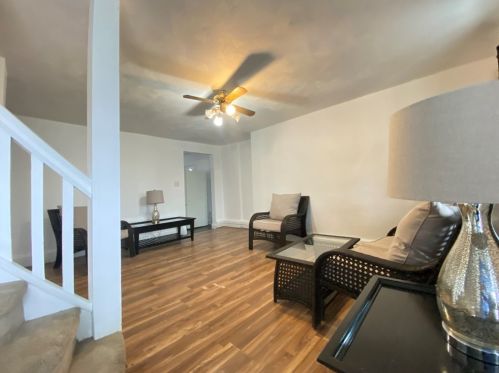 3609 Chartiers Ave, Pittsburgh, PA 15204-1229