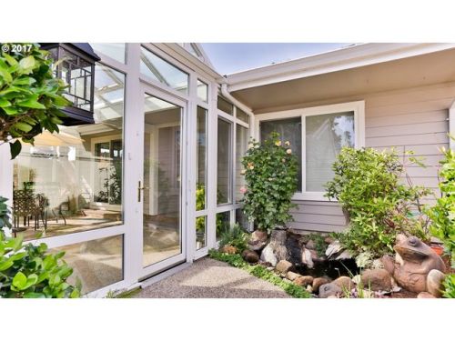 7805 Fairway Dr, Wilsonville, OR 97070-6436