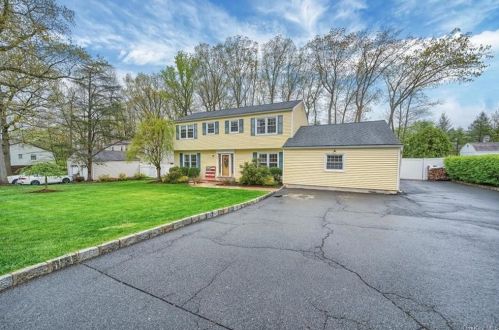 30 Yorkshire Dr, Airmont, NY 10901-7217