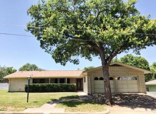 222 Timber Ridge Dr, Fredericksburg, TX 78624-2748
