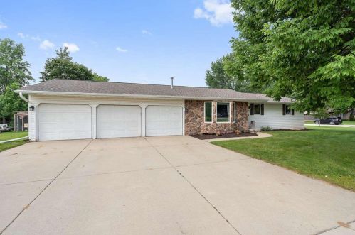 2254 Yankee Clipper St, Green Bay, WI 54303-6501