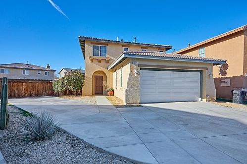 15102 Brookside Ct, Victorville, CA 92394-7586