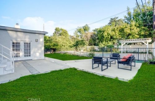 11814 Hesby St, North Hollywood CA  91607-3218 exterior