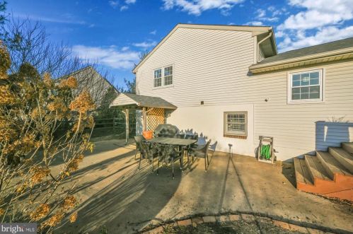 60 Aspen Dr, Mount Joy PA  17552-9512 exterior