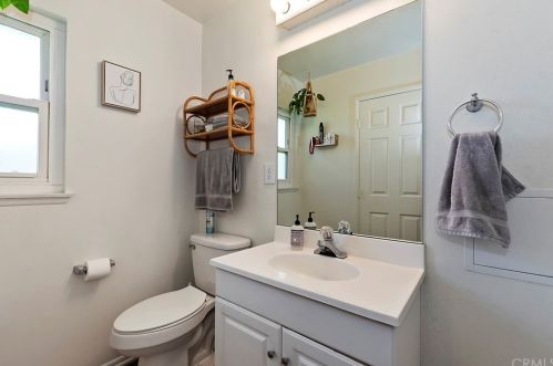 222 Phlox Ave, Redlands CA  92373-6118 exterior