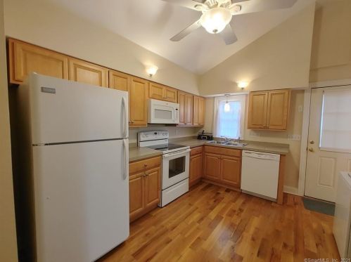 12 Maddox Ave, Milford, CT 06460-6225
