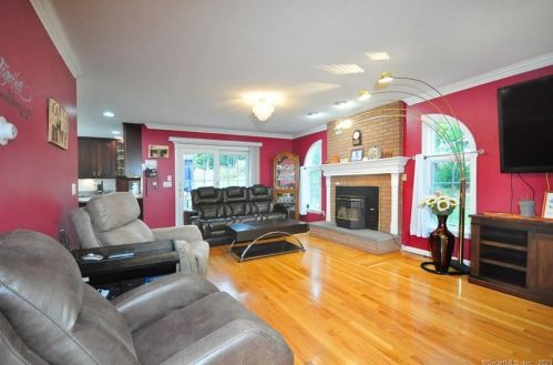 67 Steeplechase Dr, Manchester CT  06040-7066 exterior