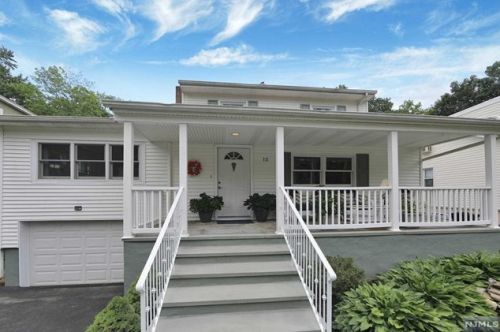 12 River Rd, Oakland, NJ 07436-1929